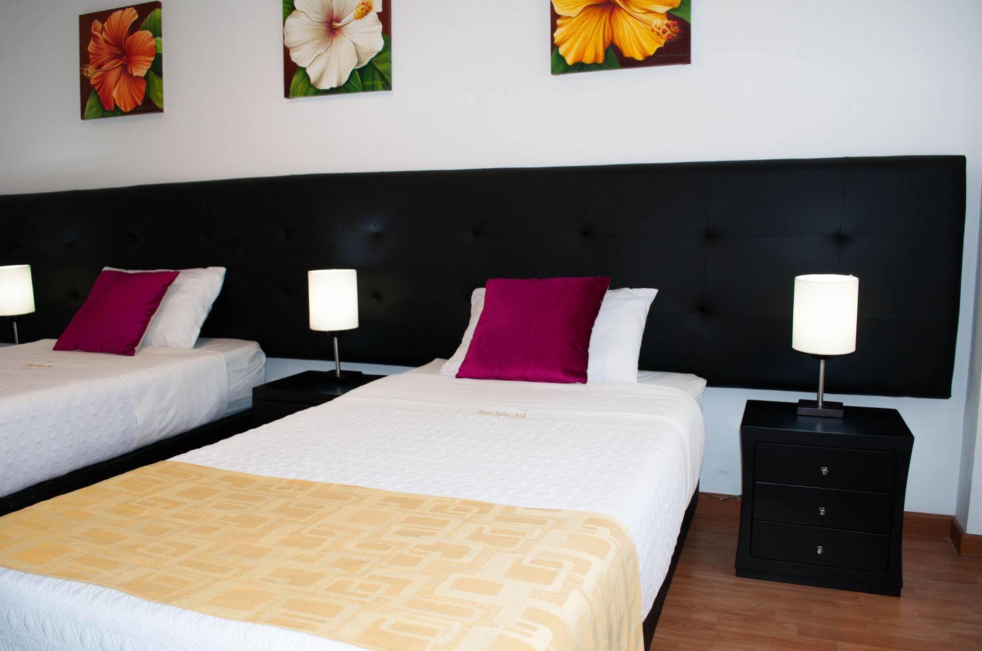 Hotel Ferias Park Богота Экстерьер фото