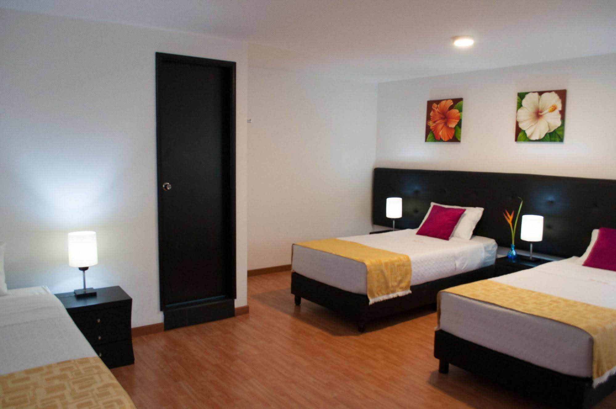 Hotel Ferias Park Богота Экстерьер фото